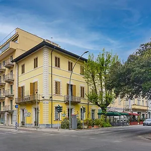 Grazia 2*, Viareggio Italia